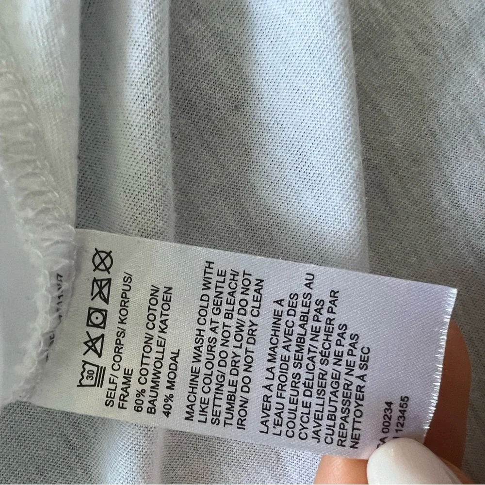Askya women’s white t-shirt